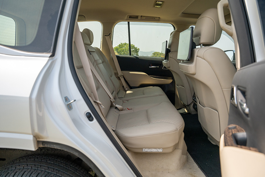 Toyota Land Cruiser 300 Rear Seats