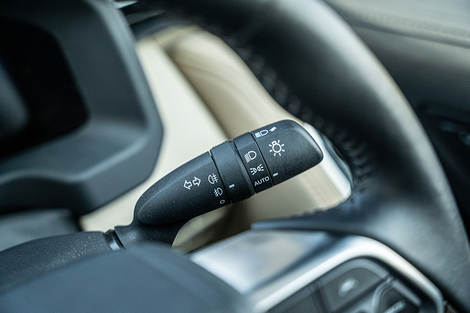 Toyota Land Cruiser 300 Headlamp Control