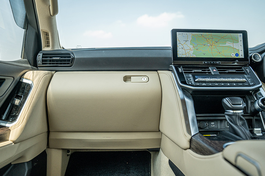 Toyota Land Cruiser 300 Glovebox (Closed)