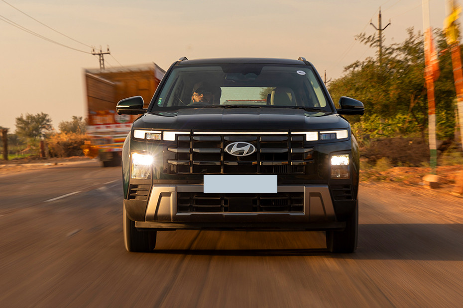 Hyundai Creta Driving: Front View
