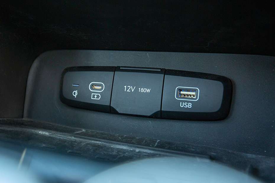 Hyundai Creta USB Charging Port (Front)