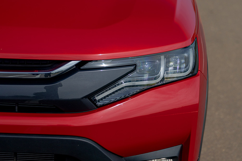 Maruti Brezza Headlight