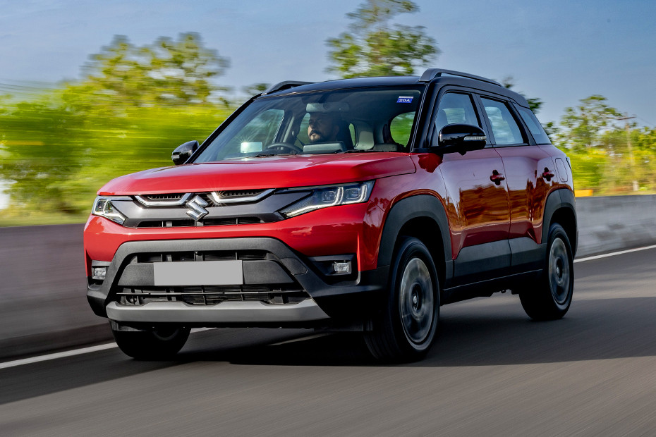 Maruti Brezza Driving: Front Left Quarter View