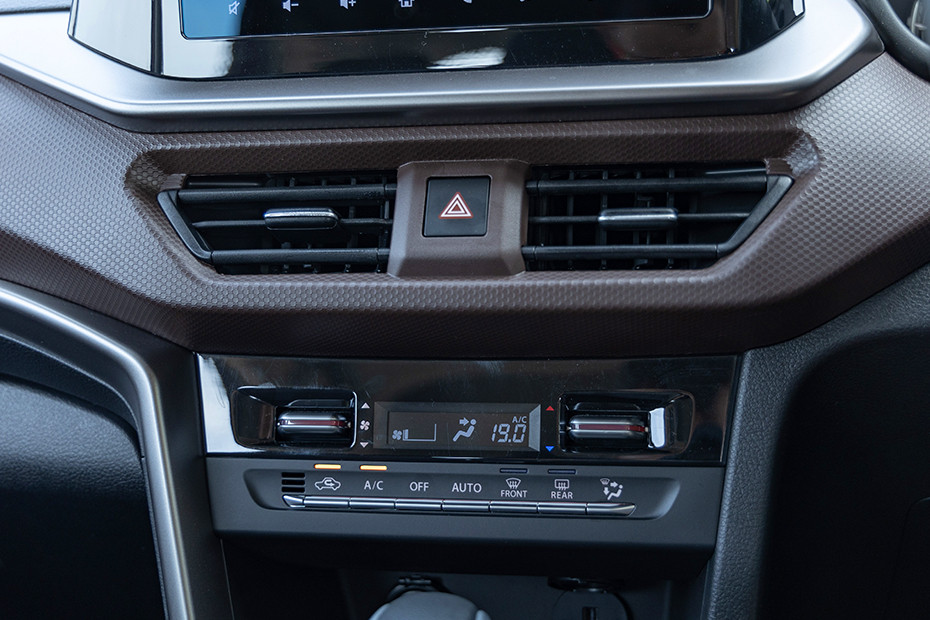 Maruti Brezza Dashboard Controls