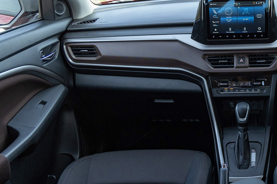 Maruti Brezza Glovebox (Closed)