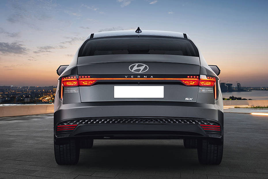 Hyundai Verna Rear view