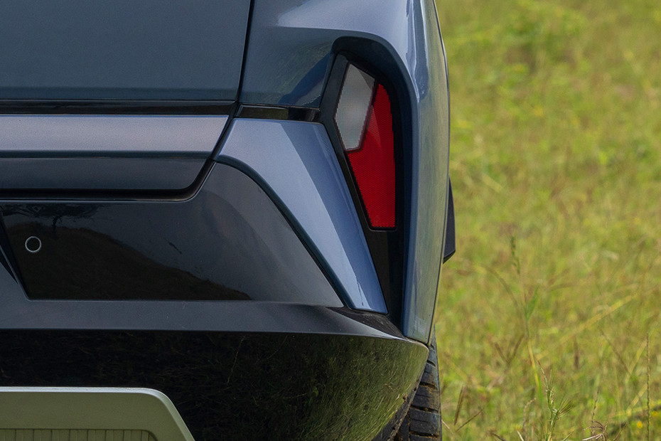 Tata Curvv EV Rear Reflector