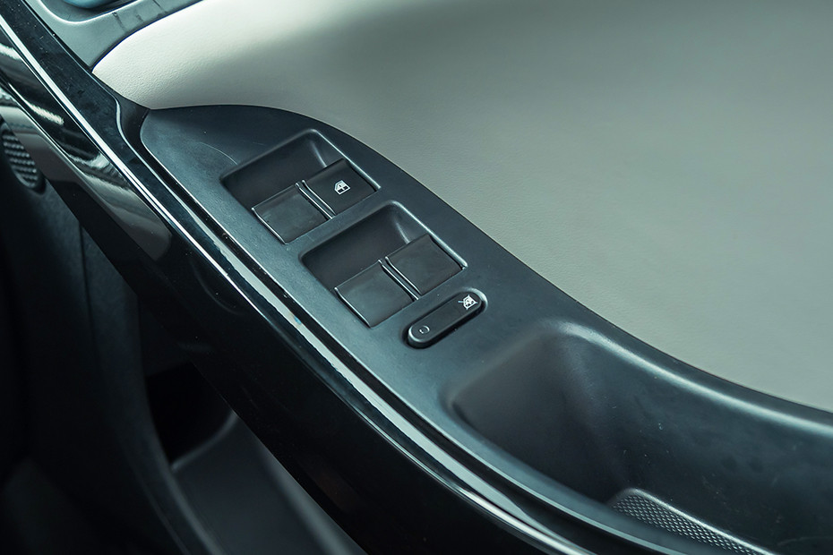 Tata Curvv EV Door Controls