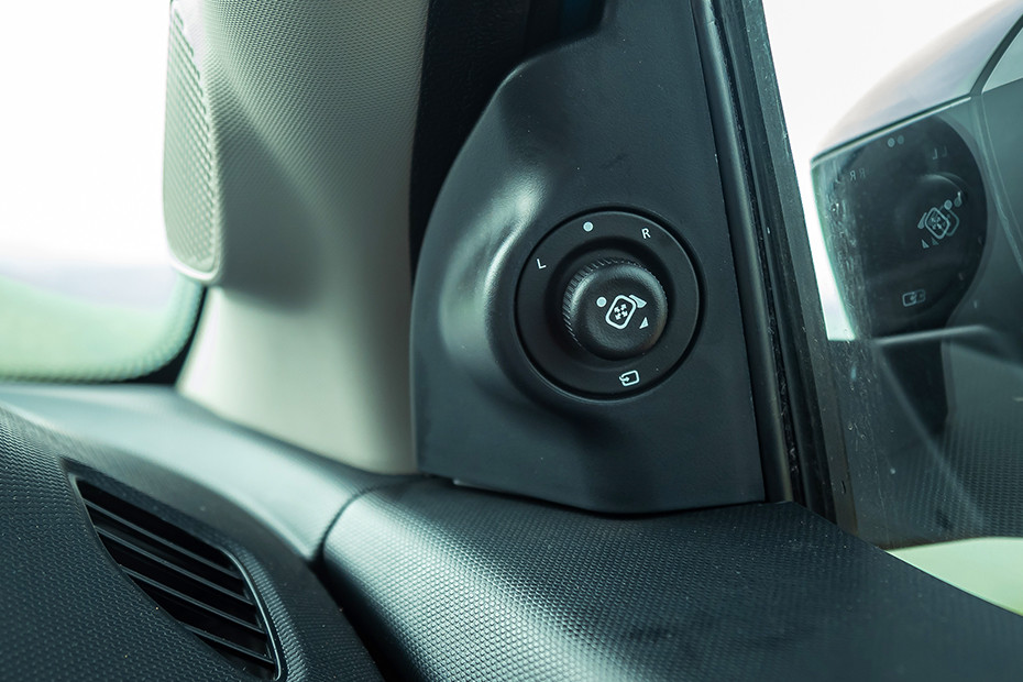 Tata Curvv EV Mirror Adjustment Controls