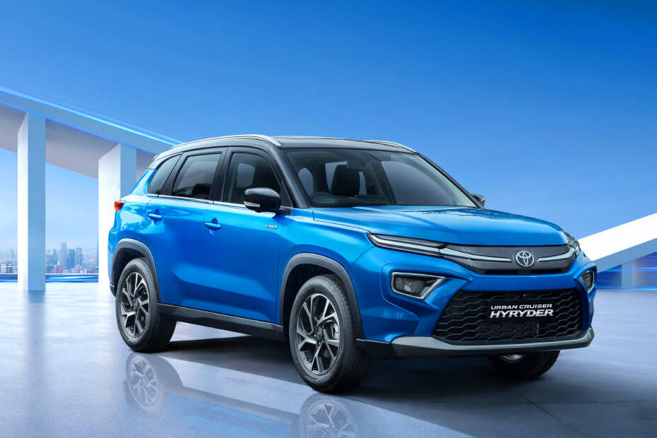 Toyota Urban Cruiser Hyryder Front Right Side View