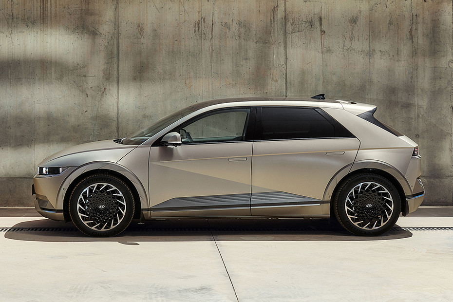 Hyundai IONIQ 5 Side View (Left)