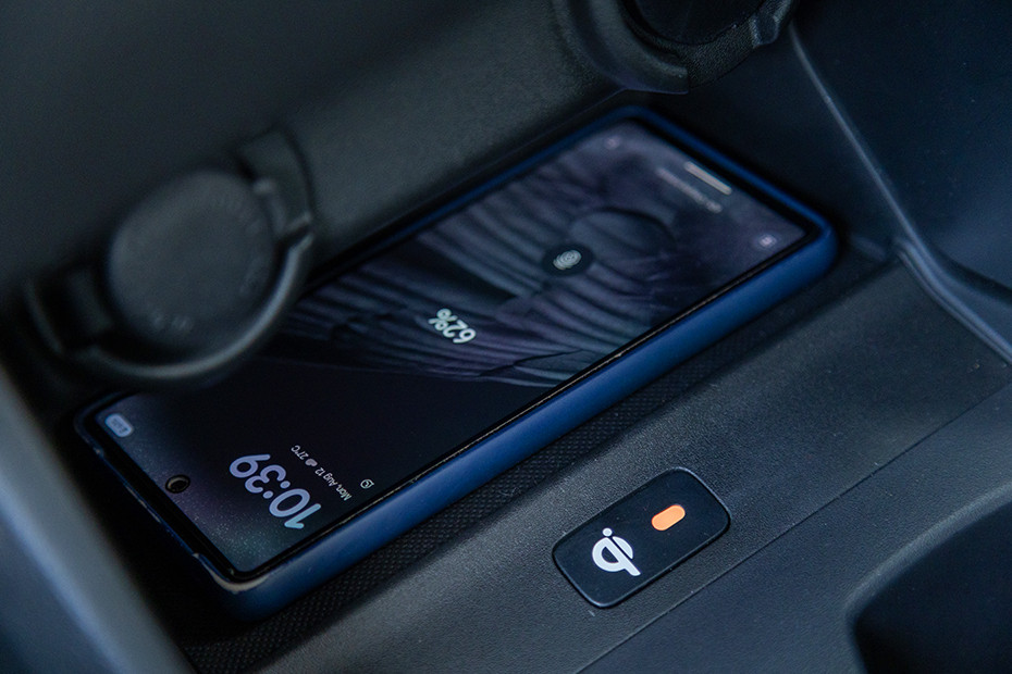 Maruti Swift Wireless Charger