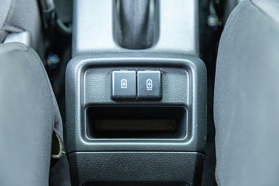 Maruti Swift Centre Tunnel Storage(Rear)