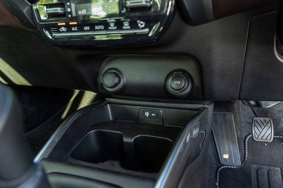 Maruti FRONX Front Cup Holder