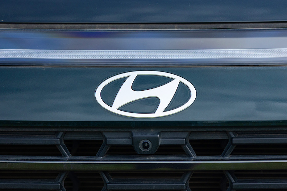Hyundai Alcazar Brand Logo (Front)