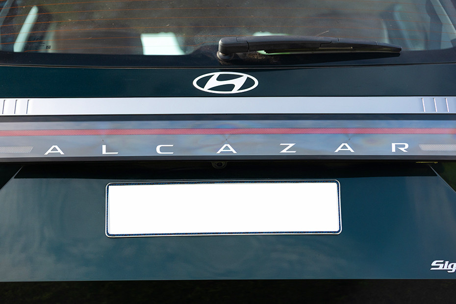 Hyundai Alcazar Model Badge