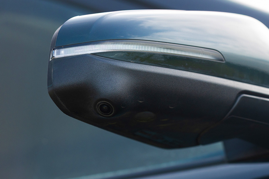 Hyundai Alcazar 360 Degree Camera (Right)