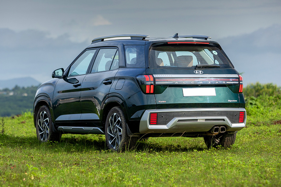Hyundai Alcazar Rear Left Three Quarter View