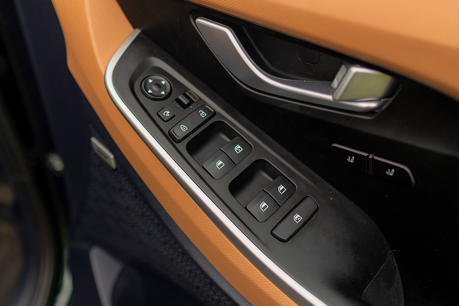 Hyundai Alcazar Door Controls