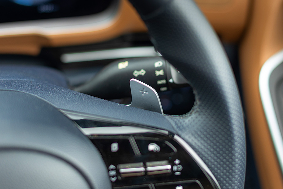 Hyundai Alcazar Driving: Front View