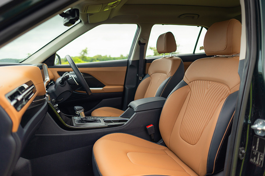 Hyundai Alcazar Front Seats (Passenger View)