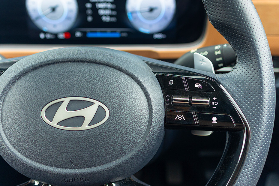 Hyundai Alcazar Steering Wheel Buttons (Right)