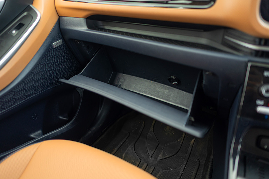 Hyundai Alcazar Glovebox