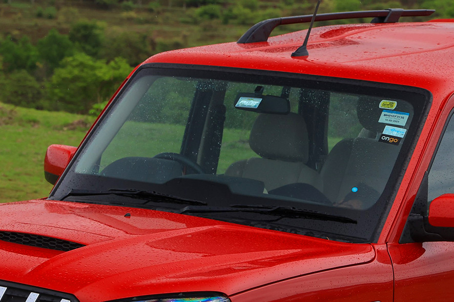 Mahindra Scorpio Front Windshield and Wiper