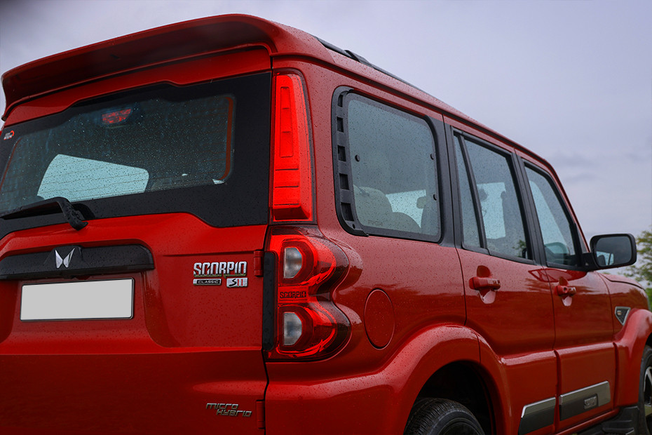 Mahindra Scorpio Taillight