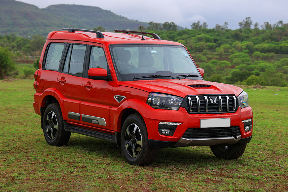 Mahindra Scorpio Front Right Quarter View