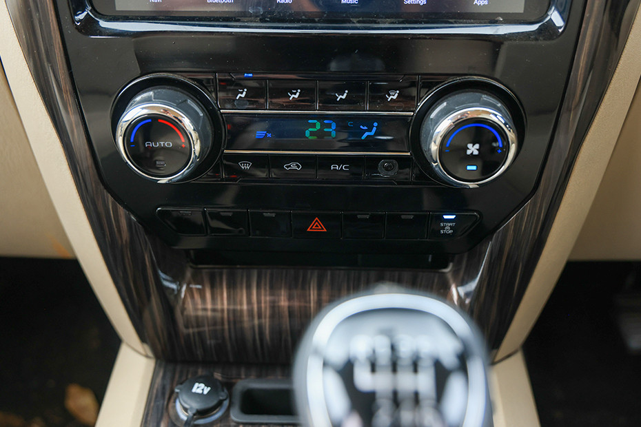 Mahindra Scorpio Dashboard Controls