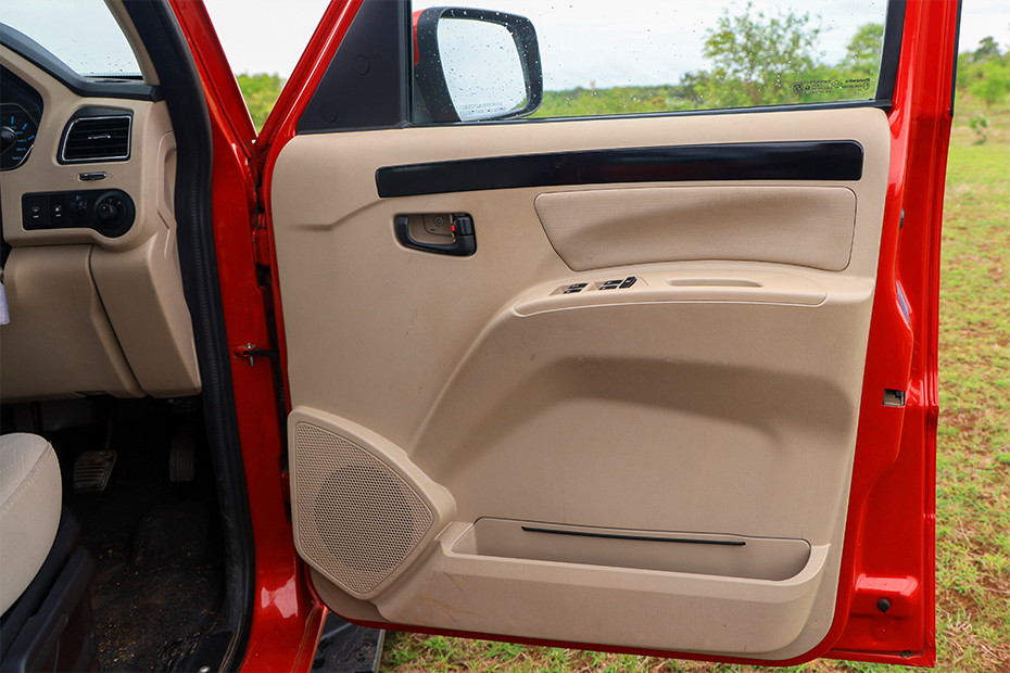 Mahindra Scorpio Drivers Door Panel