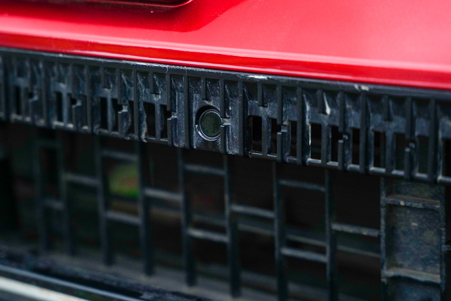 Mahindra XEV 9e Front Parking Sensors