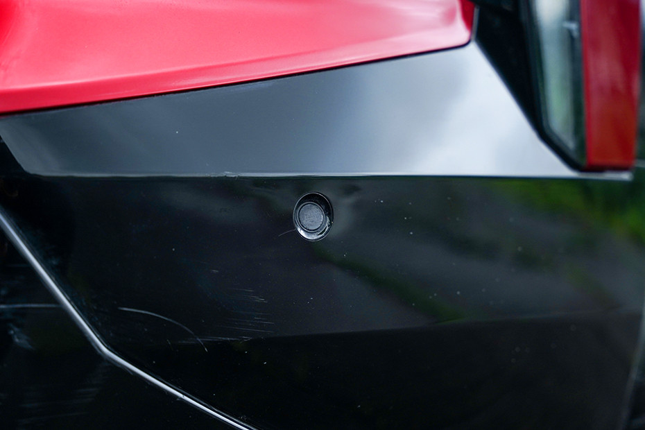 Mahindra XEV 9e Rear Parking Sensors