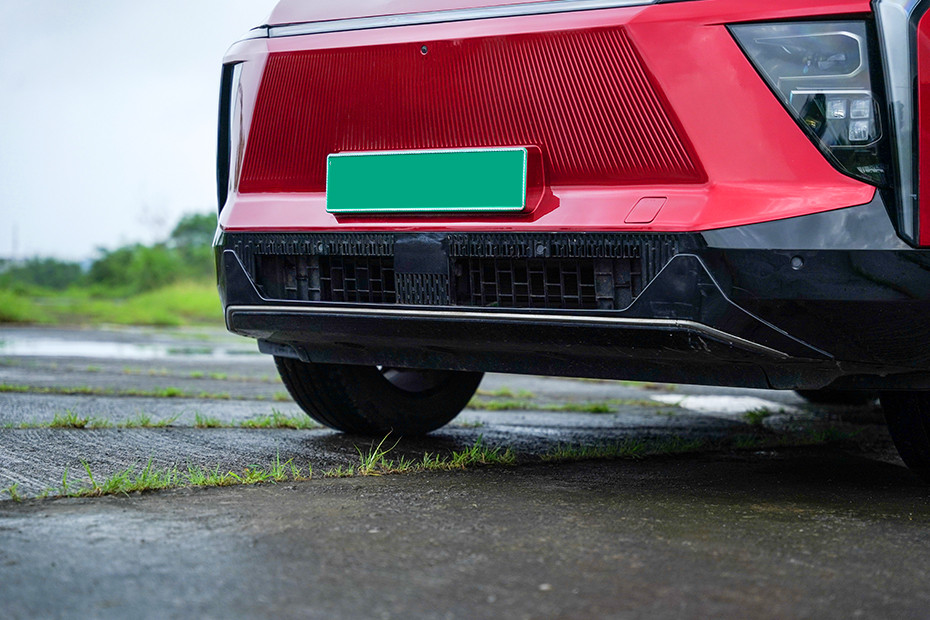 Mahindra XEV 9e Front Bumper
