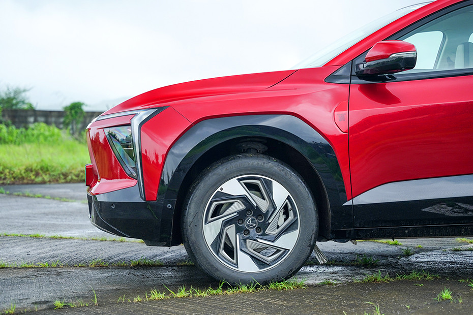 Mahindra XEV 9e Front Fender