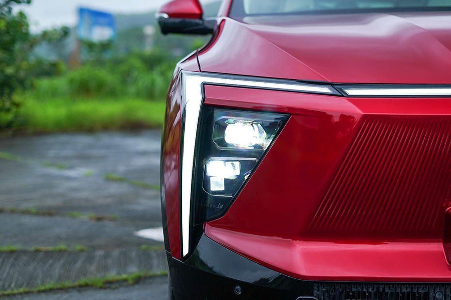 Mahindra XEV 9e Headlight