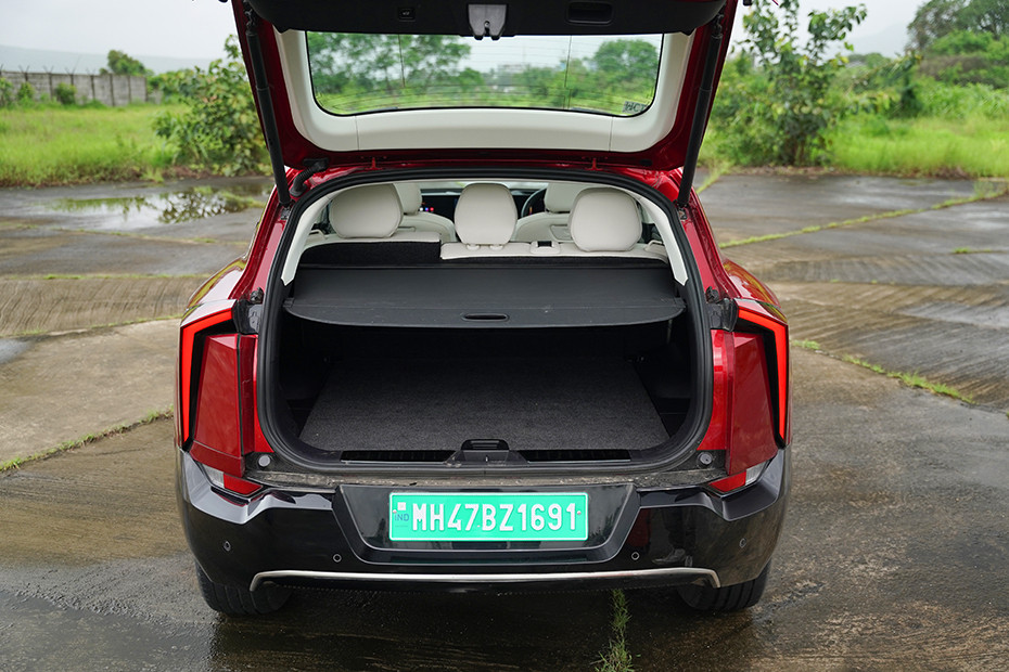 Mahindra XEV 9e Boot Space