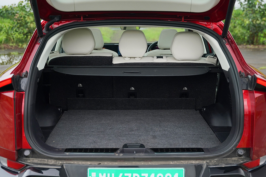 Mahindra XEV 9e Complete Storage Area View