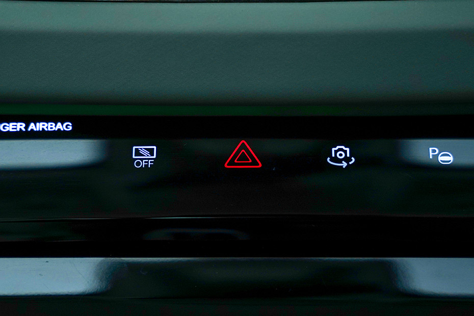 Mahindra XEV 9e Hazard Light Switch