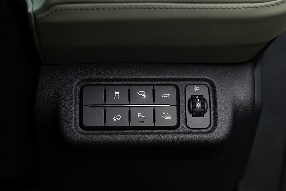 Mahindra XEV 9e Dashboard Switches (Driver's Side)