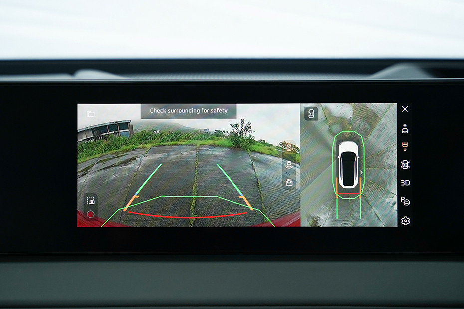 Mahindra XEV 9e Reverse Camera View
