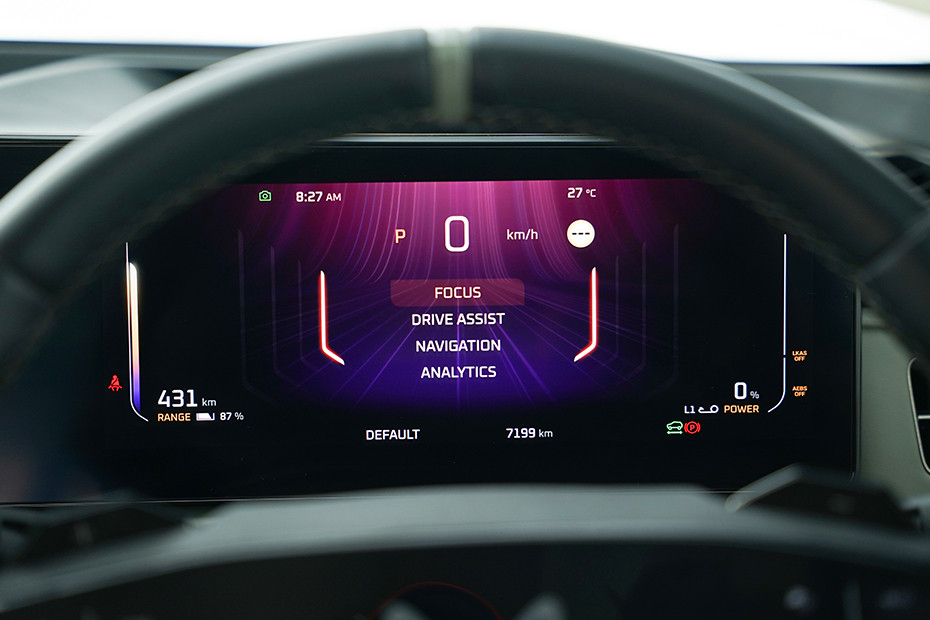 Mahindra XEV 9e Instrument Cluster