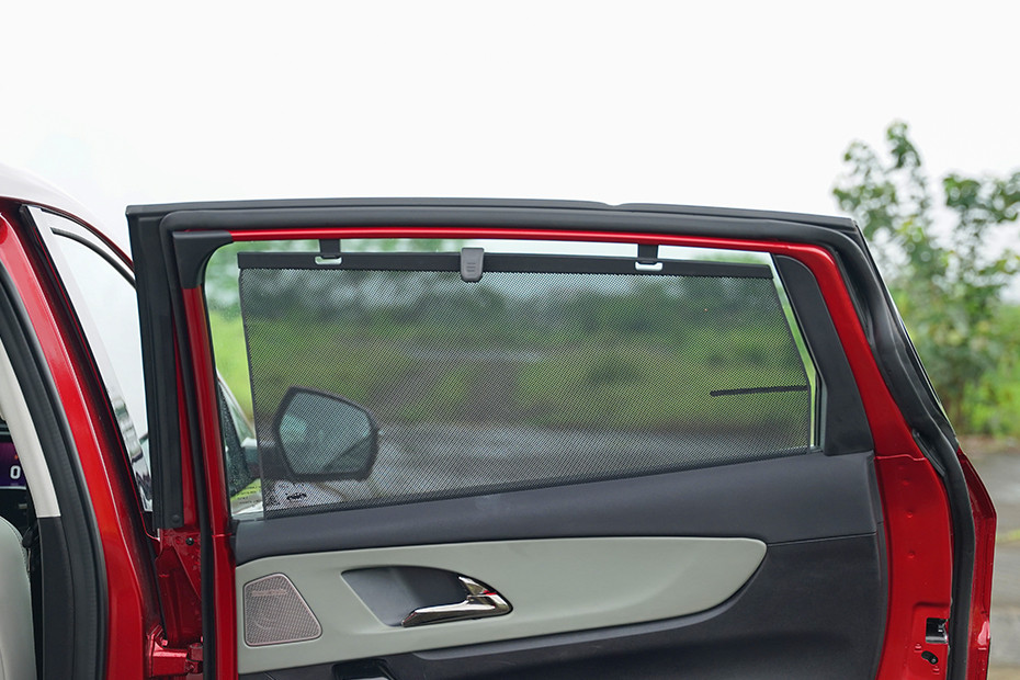 Mahindra XEV 9e Rear Side Window Sunblind