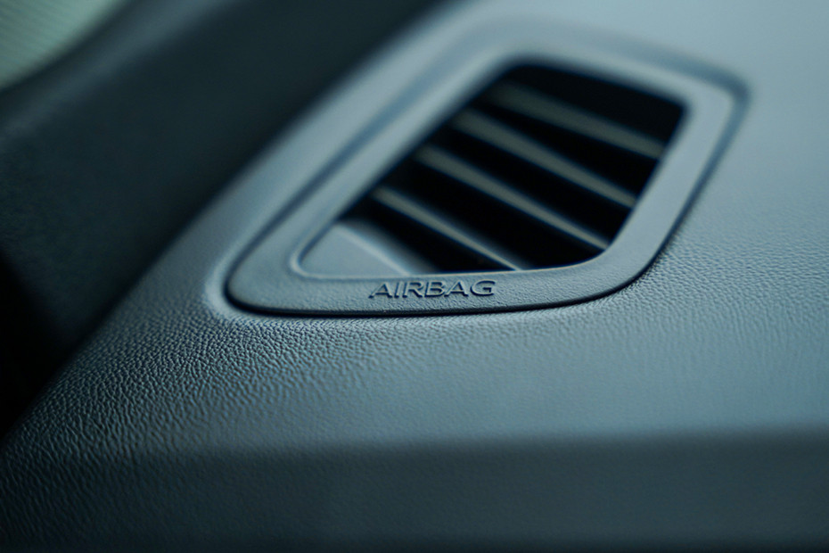 Mahindra XEV 9e Passenger Airbag