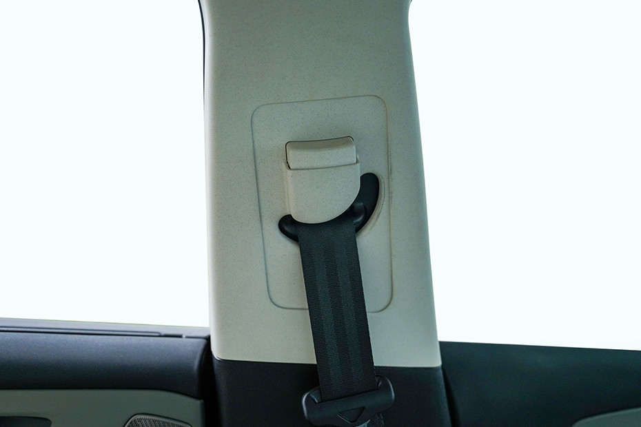 Mahindra XEV 9e Height-adjustable Seatbelt