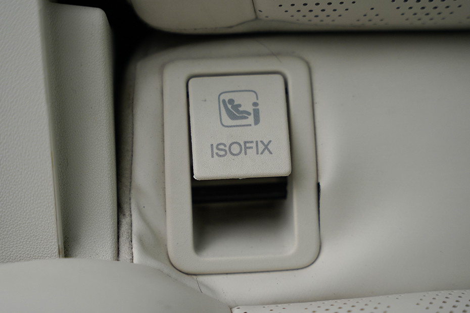Mahindra XEV 9e ISOFIX Child Seat Mount