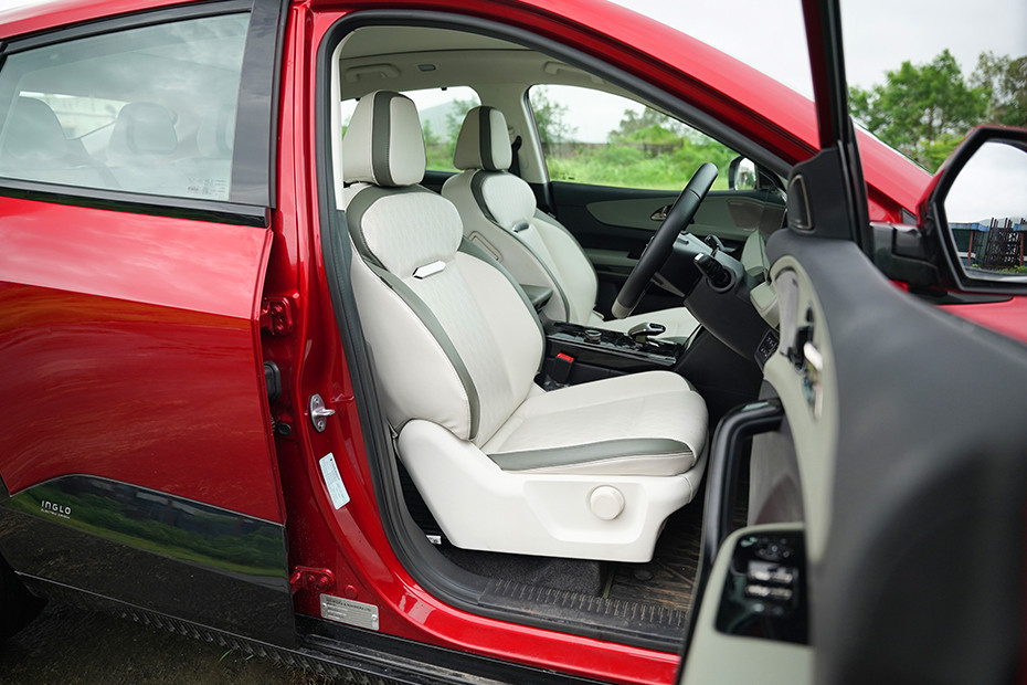 Mahindra XEV 9e Front Seat
