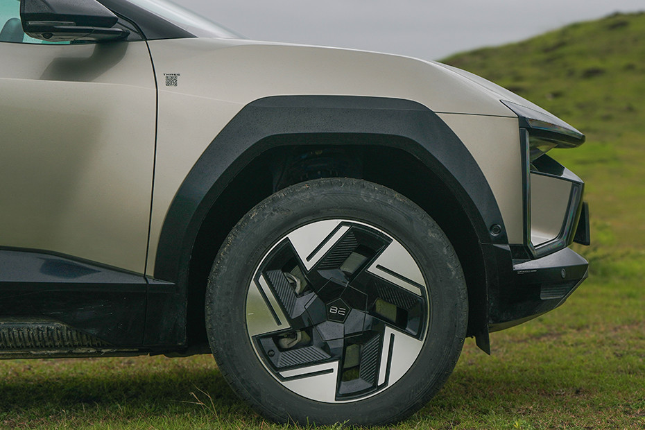 Mahindra BE 6 Front Fender