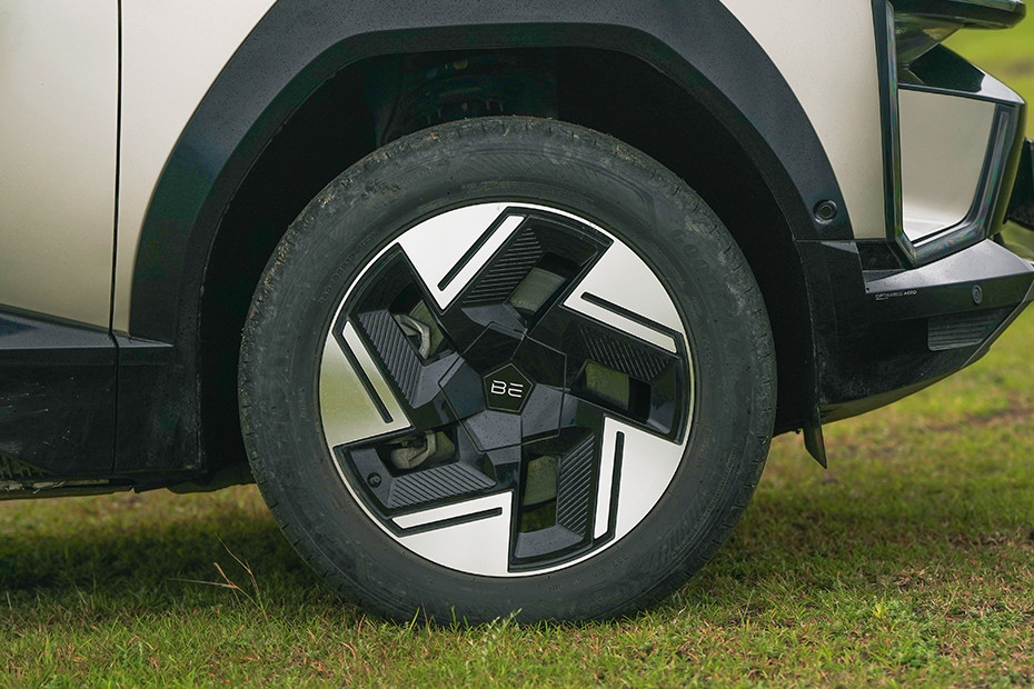 Mahindra BE 6 Wheel Cap